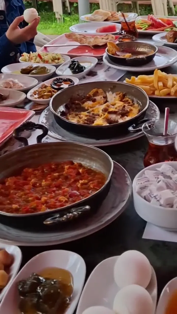 Aksu Kafe Sivas sınırsız serpme kahvaltı sofrası